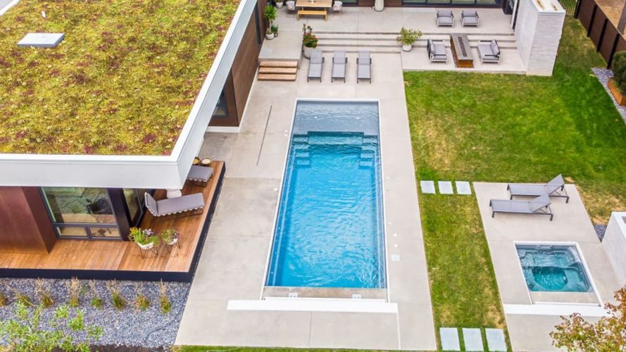 The Freedom with Splash Pad Fibreglass Pool